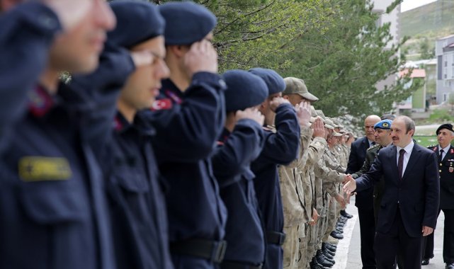 Vali Epcim, askeri personel ve emniyet mensuplarıyla bayramlaştı
