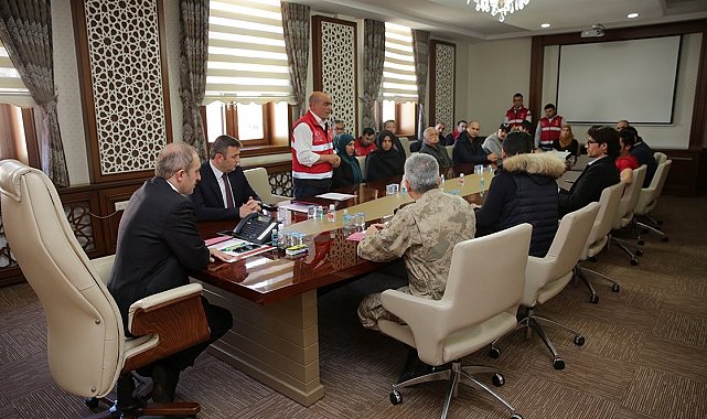 Vali Epcim göçmen kanaat önderleriyle buluştu