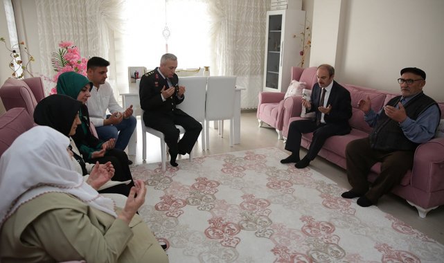 Vali Epcim şehit ailelerini ziyaret etti