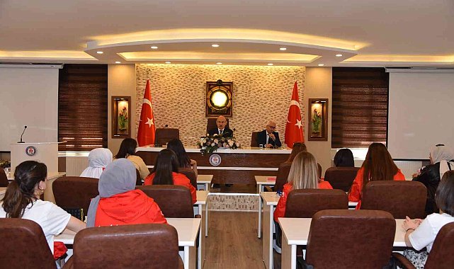 Vali Karadeniz, gençleri ağırladı