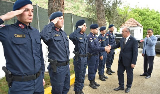 Vali Karadeniz ilçeleri ziyaret ederek bayramlaştı