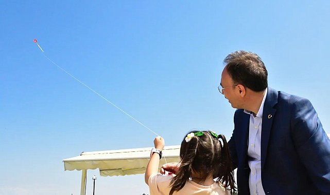 Vali Kızılkaya çocuklarla uçurtma uçurdu