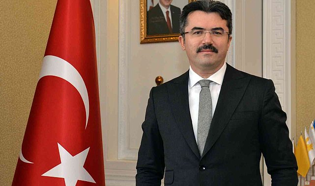 Vali Memiş: "Geleceğimizin ışığı sevgili gençlerimizin 19 Mayıs Atatürk'ü Anma, Gençlik ve Spor Bayramı kutlu olsun"