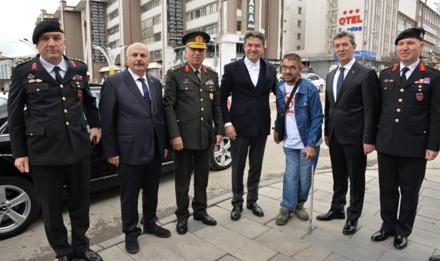 Vali Memiş'ten Jandarma ve Emniyet'e bayram ziyareti