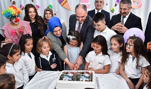 Vali Özkan şehit kızının doğum günü sevincine ortak oldu