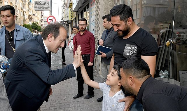 Vali Pehlivan esnafla bir araya geldi