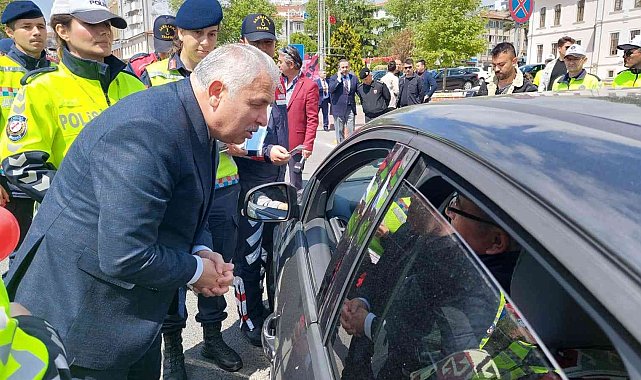 Vali Yıldırım: "Yayaysak her yerde yollara atlamayacağız"