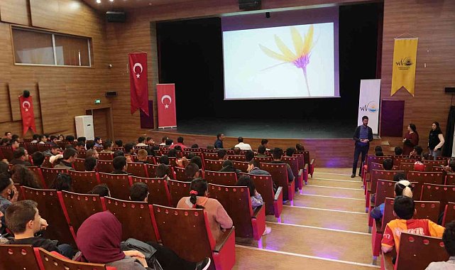 Van Büyükşehir Belediyesi sinema programı düzenledi