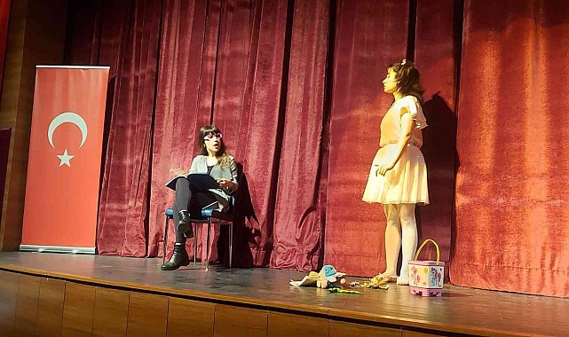 Van Büyükşehir Belediyesinin 'Tiyatro Günleri' etkinliği devam ediyor