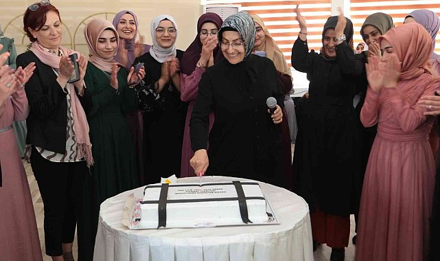 Van'da Kur'an-ı Kerim'i hatim eden öğrenciler için program düzenledi