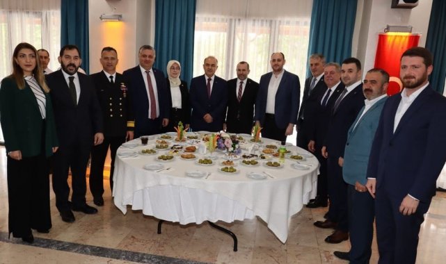 Yalova protokolü bayramlaştı