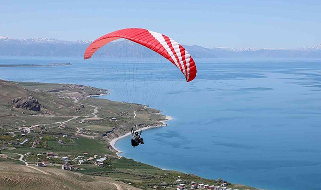 Yamaç Paraşütü Hedef Şampiyonası antrenman uçuşlarıyla başladı