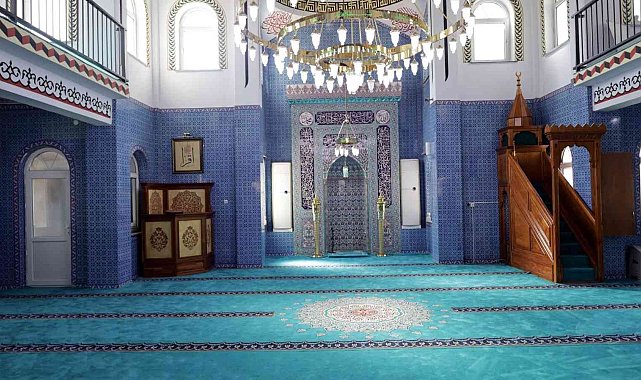 Yangında hasar gören Bahtiyar Cami yenilendi