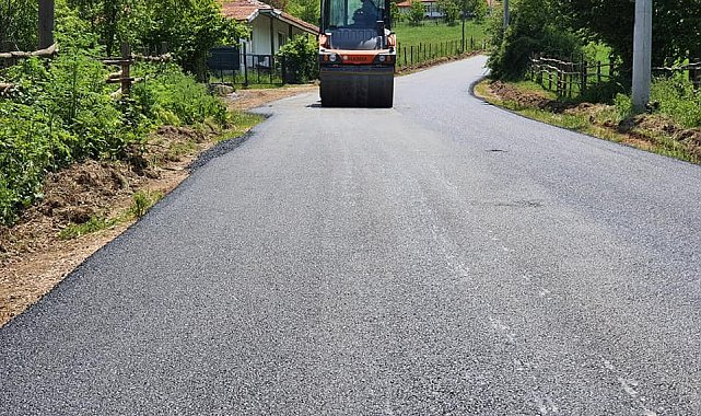 Yapılan yollar vatandaşların yüzünü güldürüyor