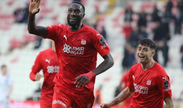 Yatabare adını Sivasspor tarihine yazdırdı