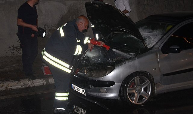 Yeni aldığı otomobili seyir halindeyken yandı