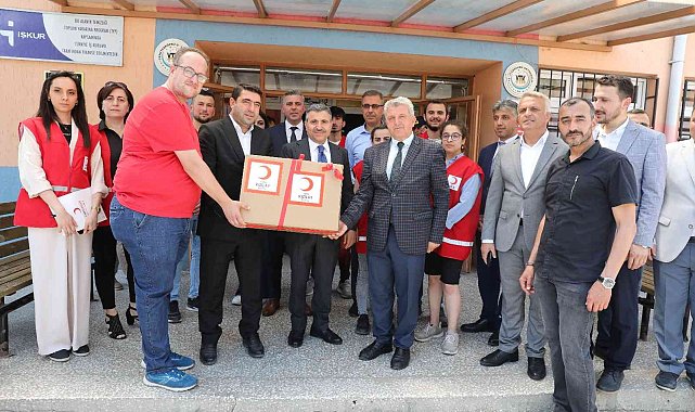 Yenilenen okula bilgisayar bağışlandı