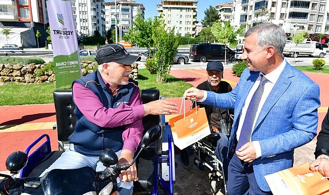 Yeşilyurt'ta Engelliler Haftası'nda renkli görüntü