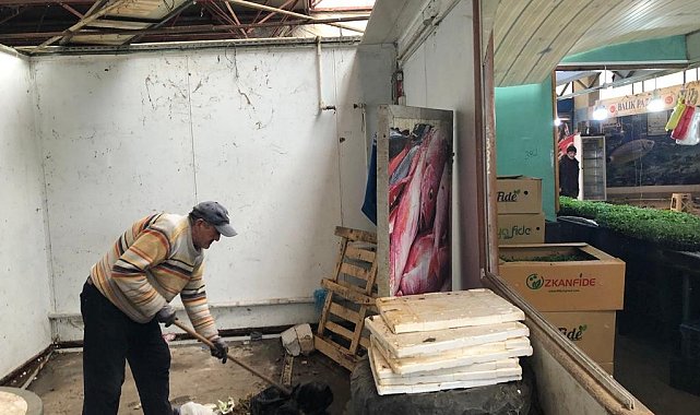 Yıkım kararı alınan pazar yerinin esnafı mağdur