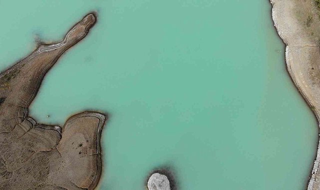 Yılda bir kez bu rengi alıyor gören hayran kalıyor