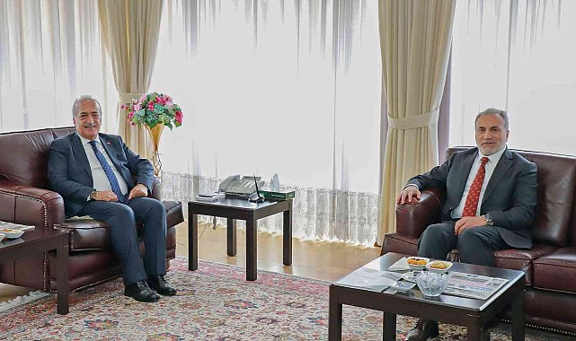 Yozgat Bozok Üniversitesi Rektörü Karadağ&#039;dan, Rektör Çomaklı&#039;ya ziyaret