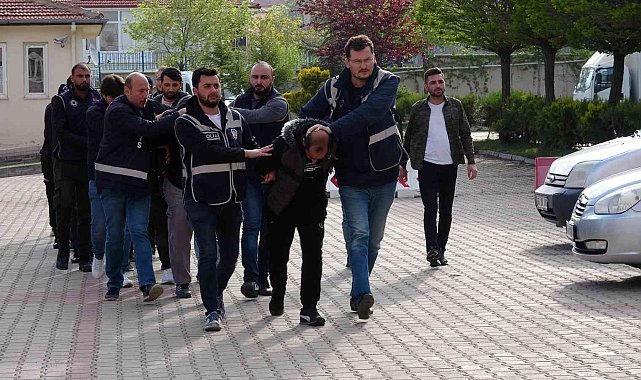 Yozgat'ta DEAŞ'a şafak operasyonu: 10 gözaltı