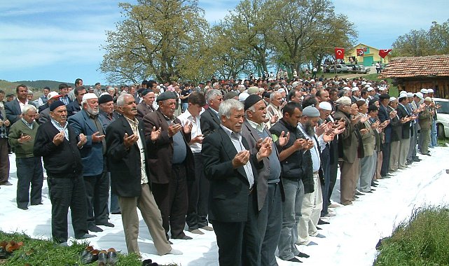 Yüz yıllık gelenek: Hıdırellez'i yağmur duası ile kutladılar