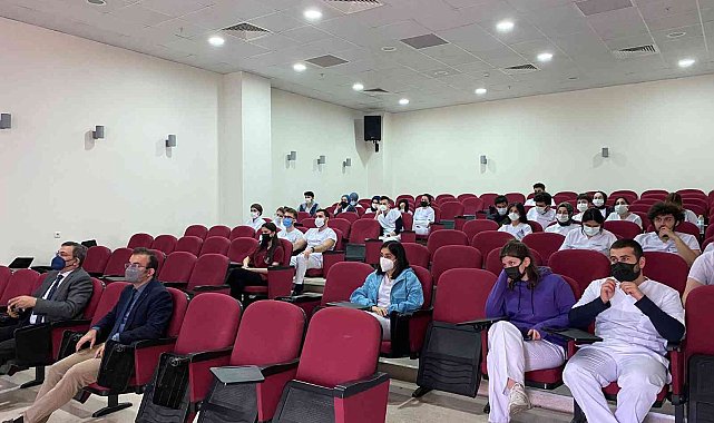 ZBEÜ&#039;de tütün bağımlılığıyla mücadele konferansı düzenlendi