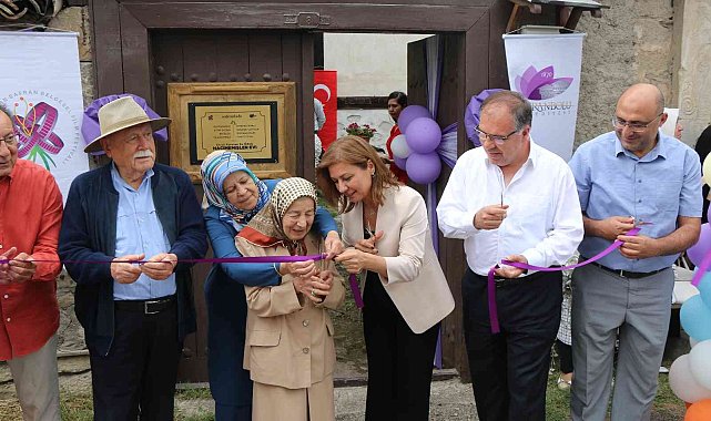 128 yıllık tarihi eve "En İyi Korunan Ev Ödülü" plaketi çakıldı