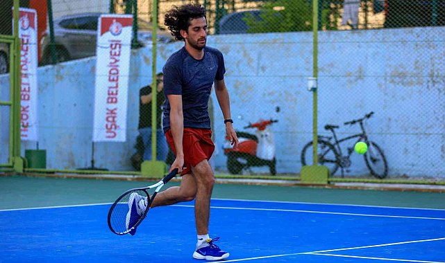 150 sporcunun katıldığı tenis turnuvası sona erdi