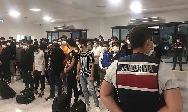 236 Afgan göçmen ülkelerine gönderildi