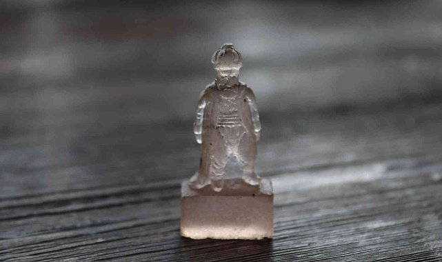 3.3 santimlik heykel