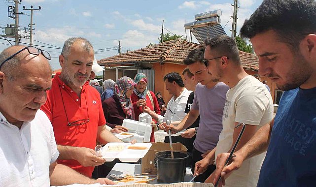 47 yıldır mahalle hayrı geleneklerini sürdürüyorlar