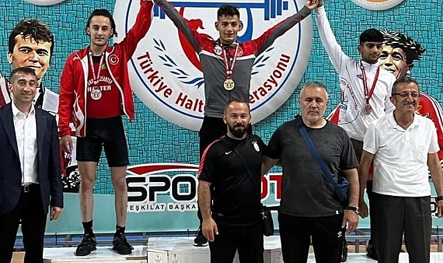 61 kiloda 223 kilo kaldırarak Türkiye ikincisi oldu