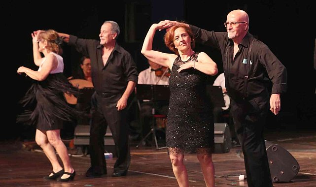 65 yaştı üstü yaşlılardan muhteşem dans gösterisi