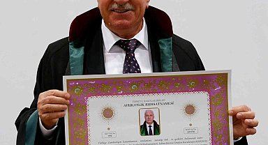 70 yaşında avukat oldu