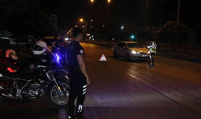 Adana'da 2 bin 650 polisle "Huzur ve Güven" uygulaması