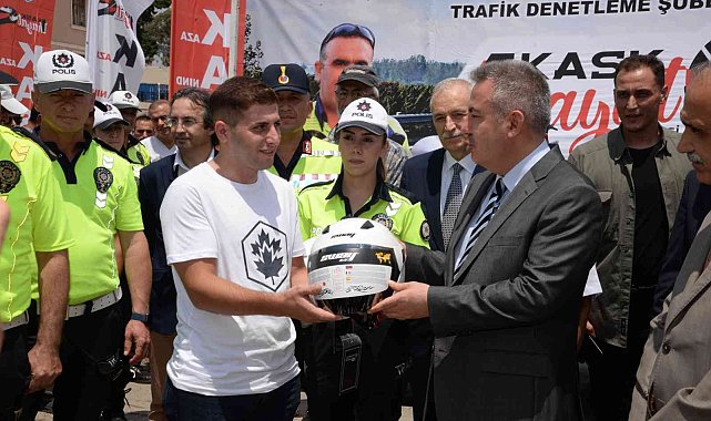 Adana'da 260 kask dağıtıldı