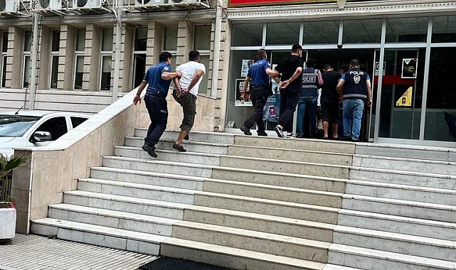 Adana'da araçlardan hırsızlık yapan 4 kişi tutuklandı