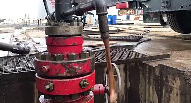 Adana'da çıkartılan petrolün vanadan akışı görüntülendi