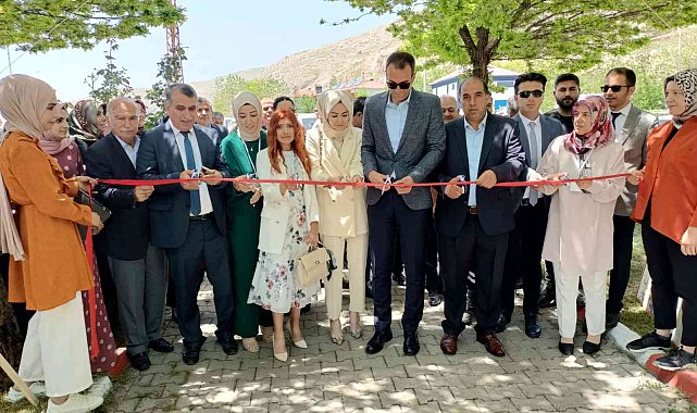 Adilcevaz'da yılsonu sergisi