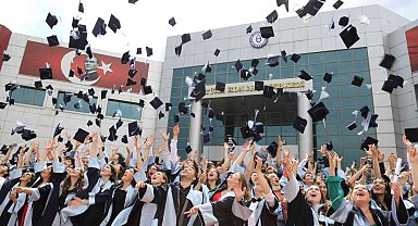 ADÜ Fen Edebiyat Fakültesi mezuniyet töreni gerçekleştirildi