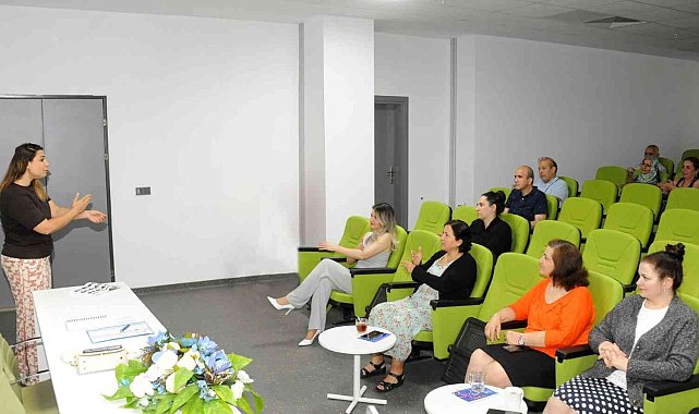 ADÜ Kütüphane personeli işaret dili öğreniyor