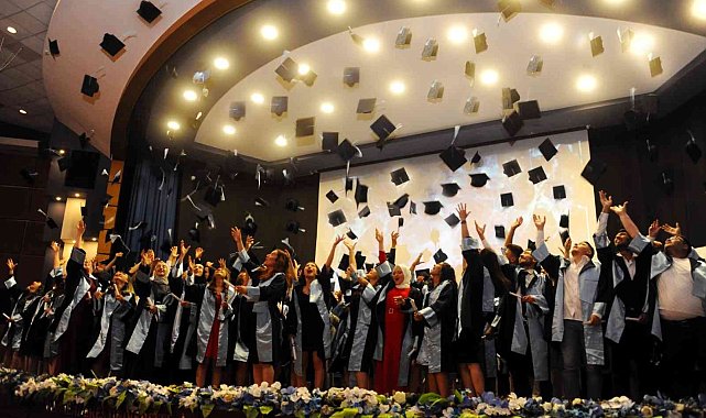 ADÜ Söke Sağlık Hizmetleri MYO&#039;da mezuniyet töreni gerçekleştirildi