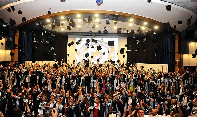 ADÜ Spor Bilimleri Fakültesi mezunlarını uğurladı