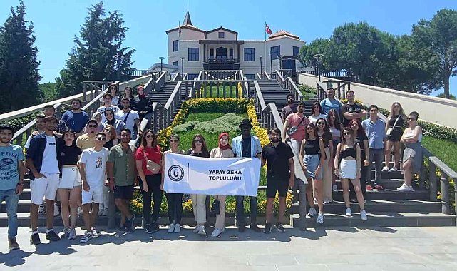 ADÜ Yapay Zeka Topluluğu Adnan Menderes Demokrasi Müzesini gezdi