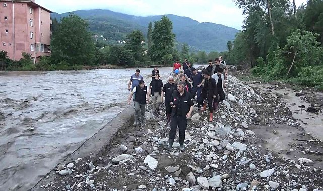 AFAD Başkanı Yunus Sezer, Kastamonu&#039;da sel bölgesinde incelemelerde bulundu