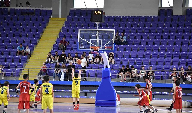 Afyonkarahisar'da 'Basketbol Mahalli Müsabakaları' sona erdi