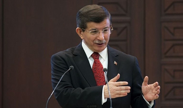 Ahmet Davutoğlu&#039;ndan canlı yayında dikkat çeken sözler! 