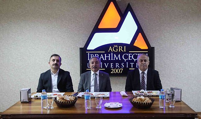 AİÇÜ&#039;de personellere teşekkür belgesi verildi